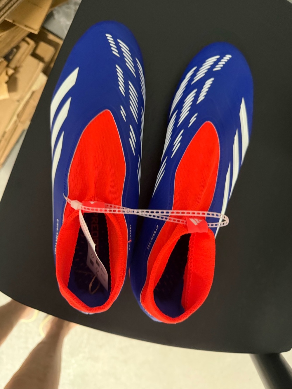 Adidas predator unisex cleats size 12 1/2 men/13 1/2 woman new with tags